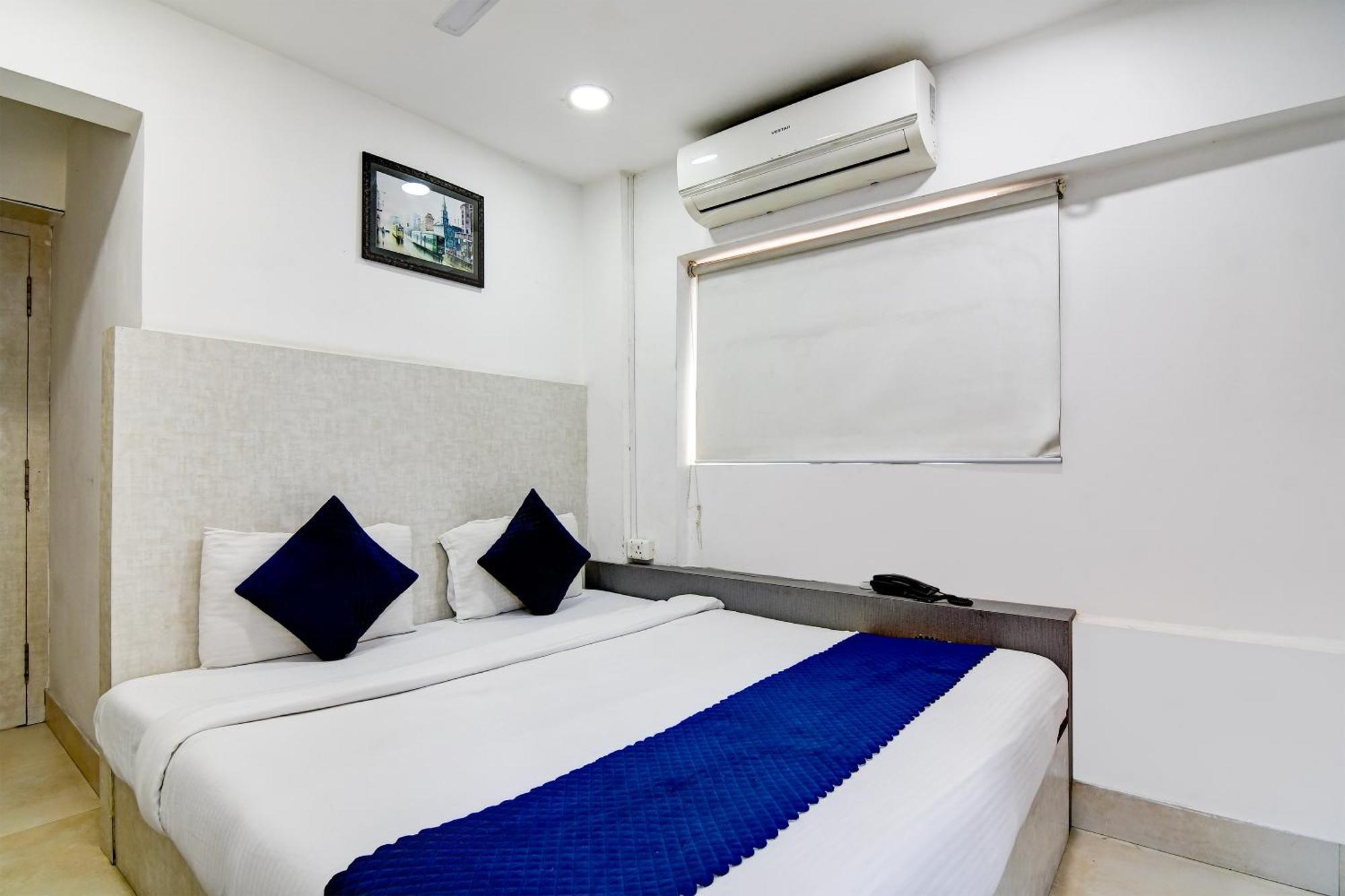 Hotel Q Inn Calcutta Buitenkant foto