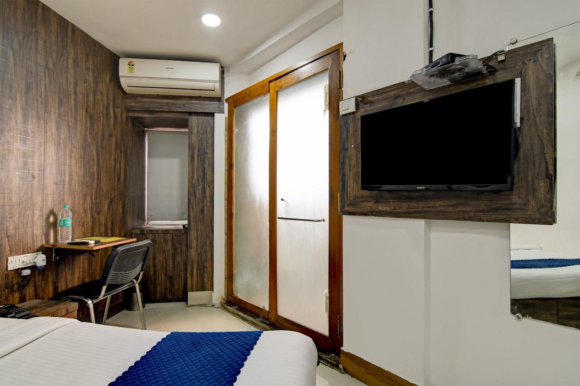 Hotel Q Inn Calcutta Buitenkant foto