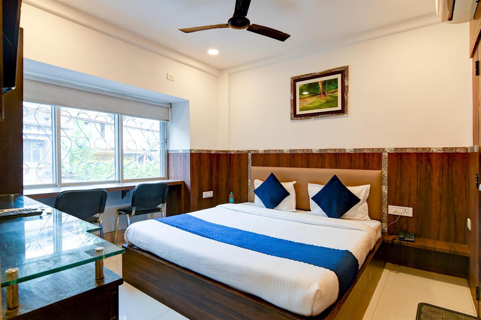 Hotel Q Inn Calcutta Buitenkant foto