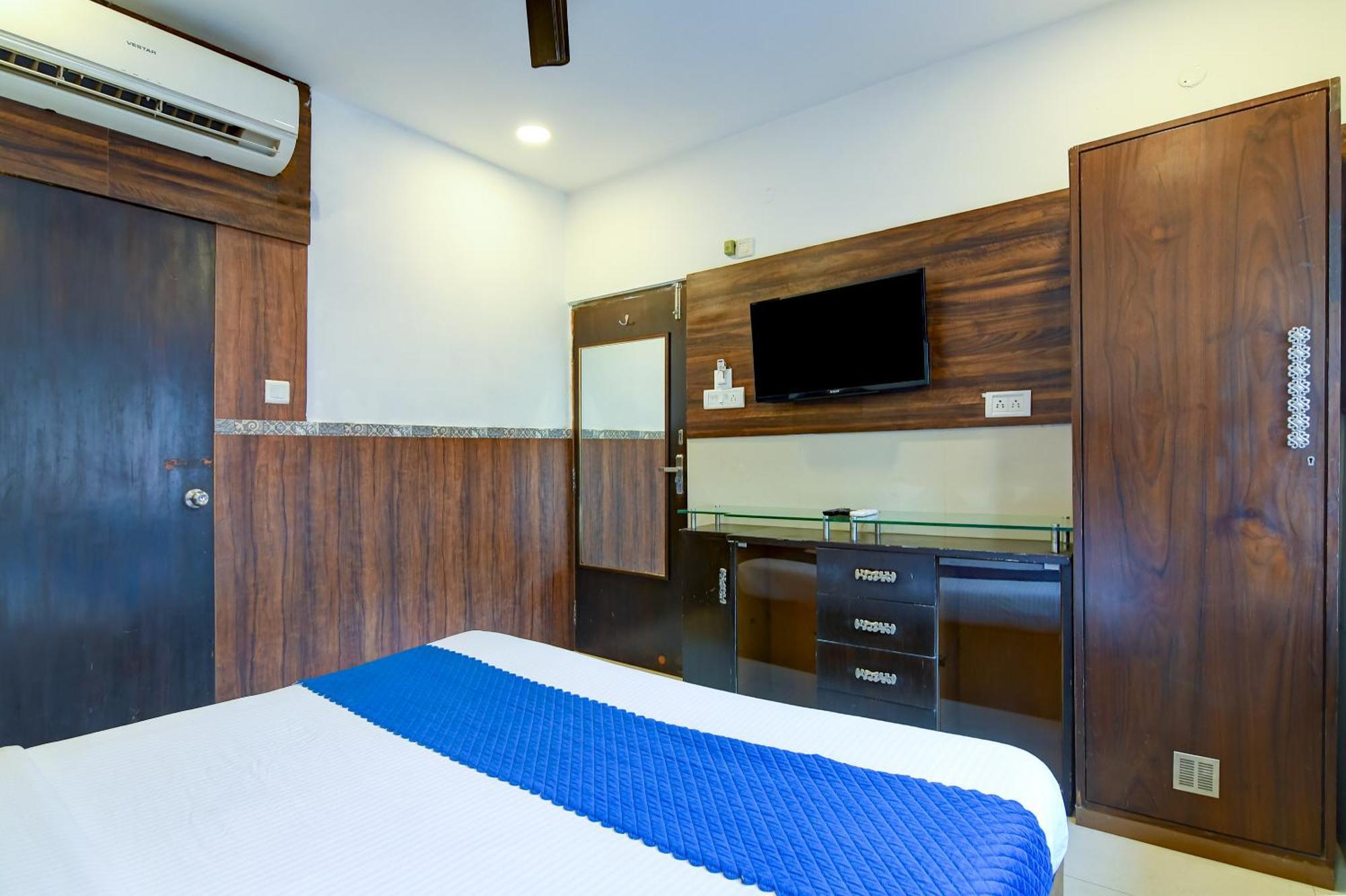 Hotel Q Inn Calcutta Buitenkant foto