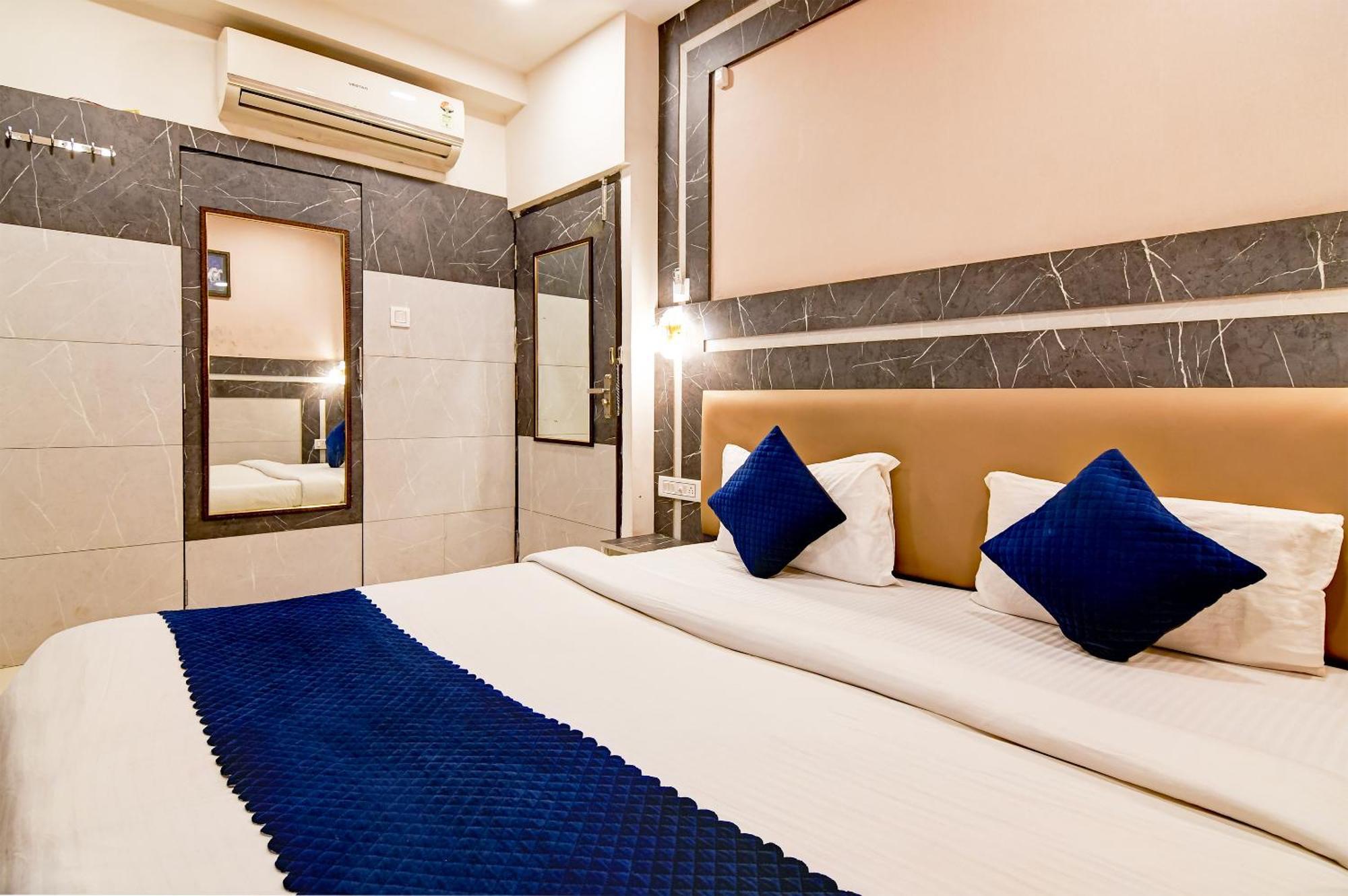 Hotel Q Inn Calcutta Buitenkant foto