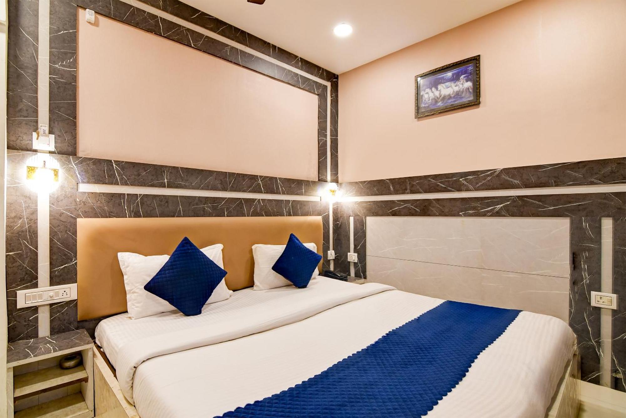 Hotel Q Inn Calcutta Buitenkant foto