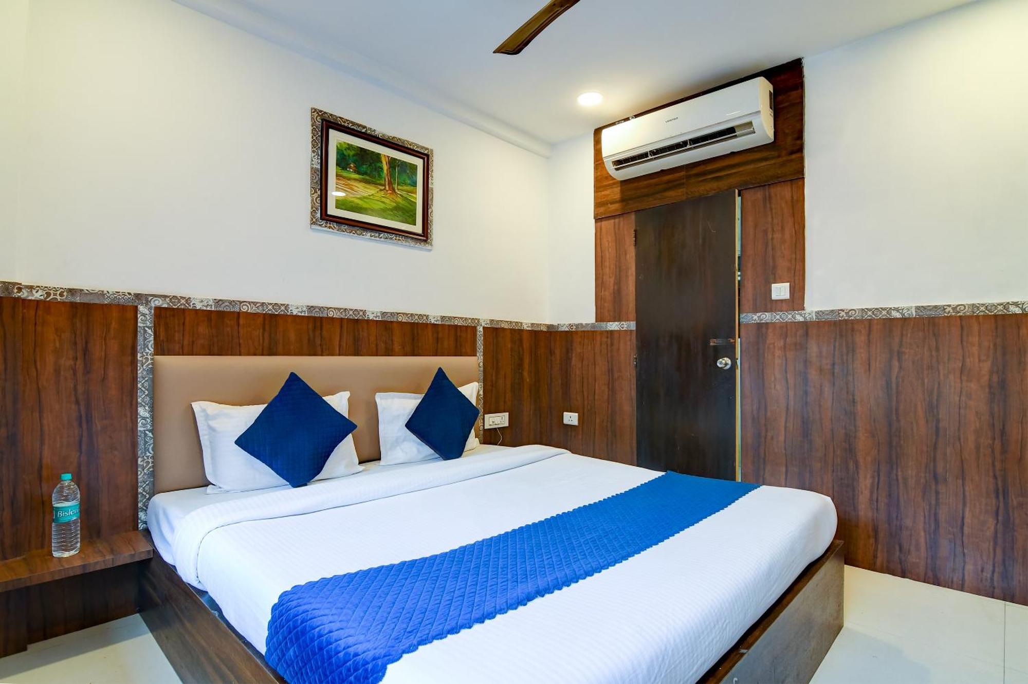 Hotel Q Inn Calcutta Buitenkant foto