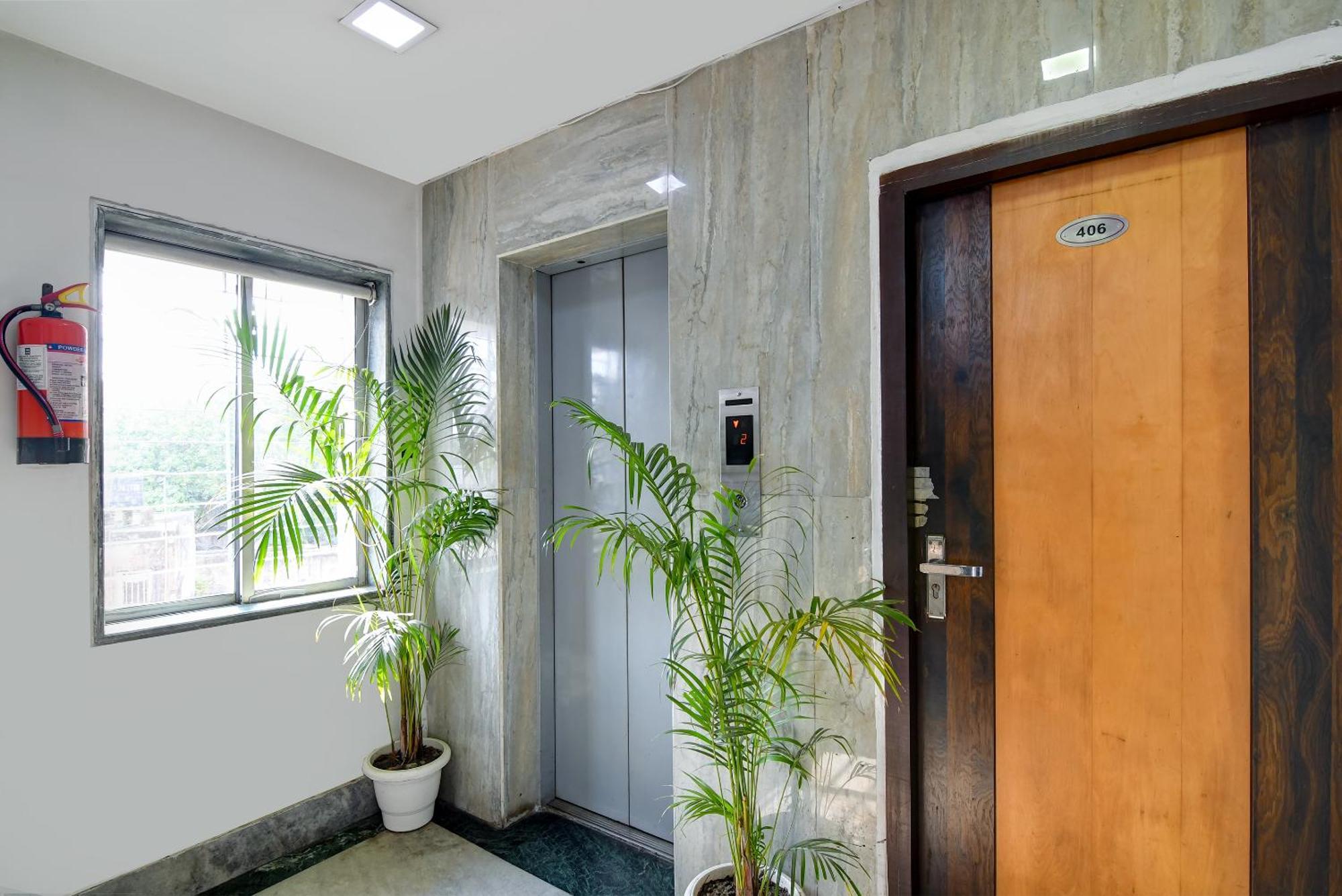 Hotel Q Inn Calcutta Buitenkant foto