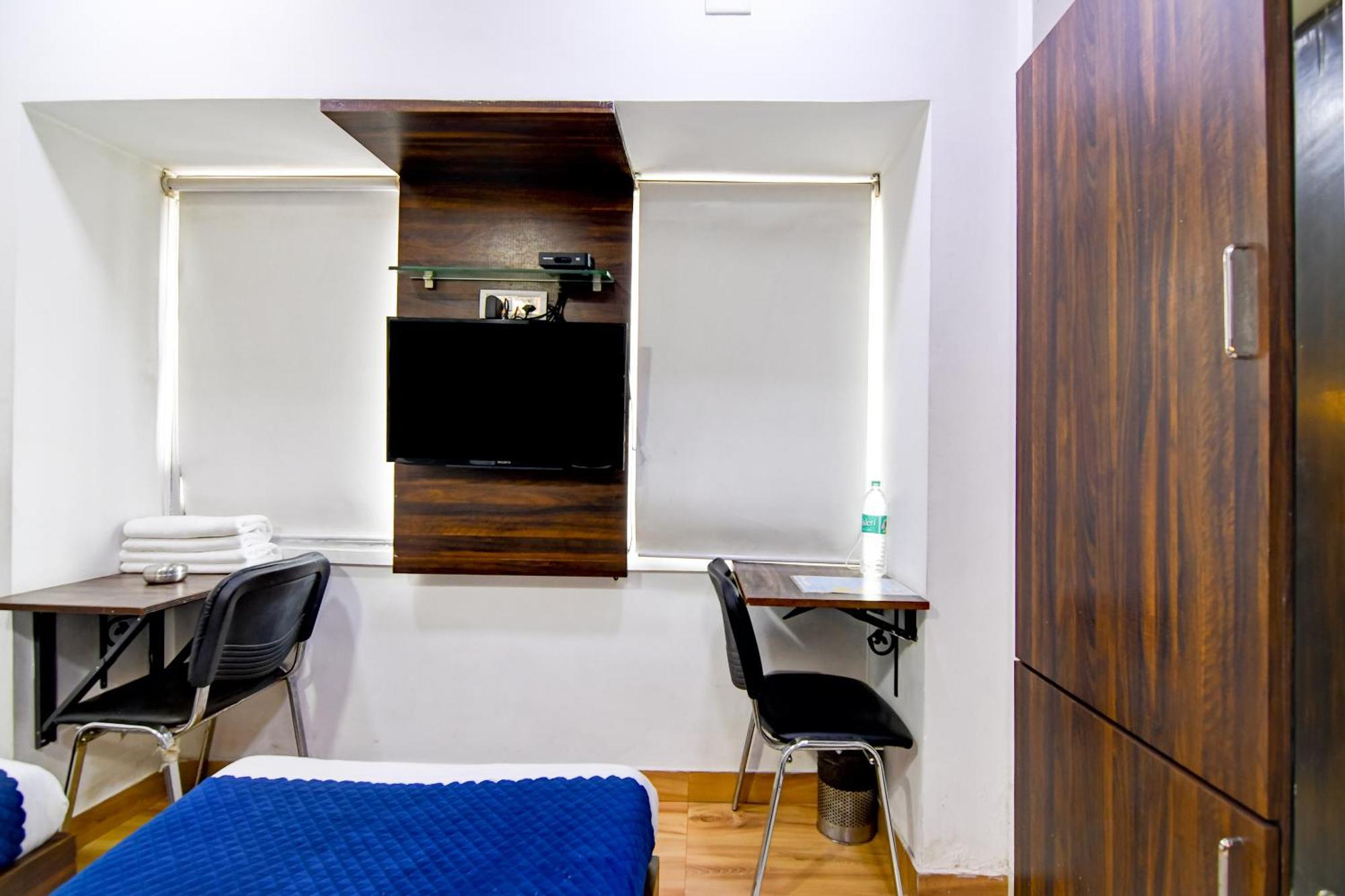 Hotel Q Inn Calcutta Buitenkant foto