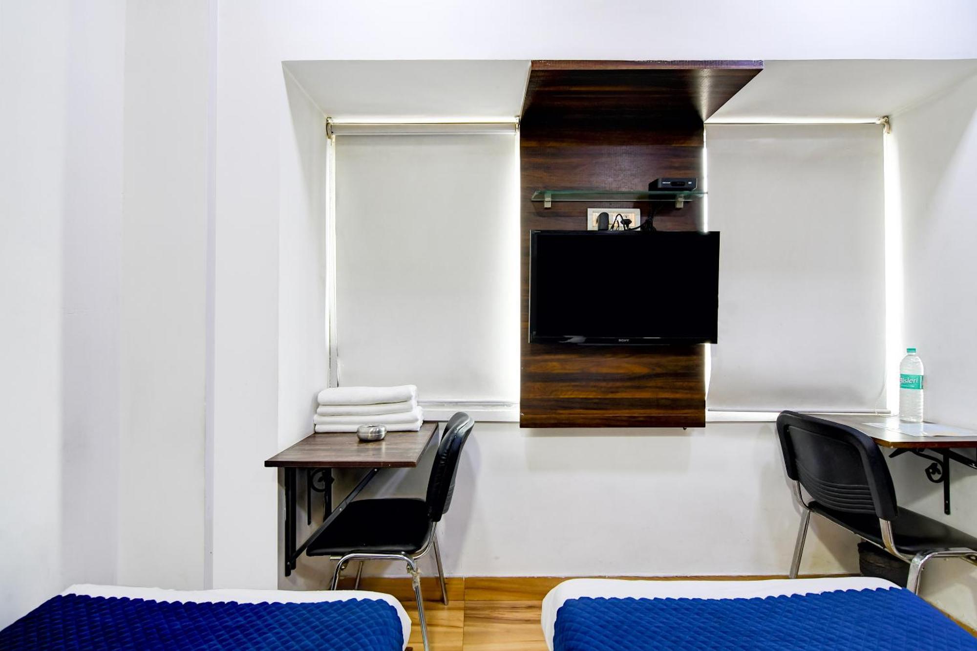 Hotel Q Inn Calcutta Buitenkant foto
