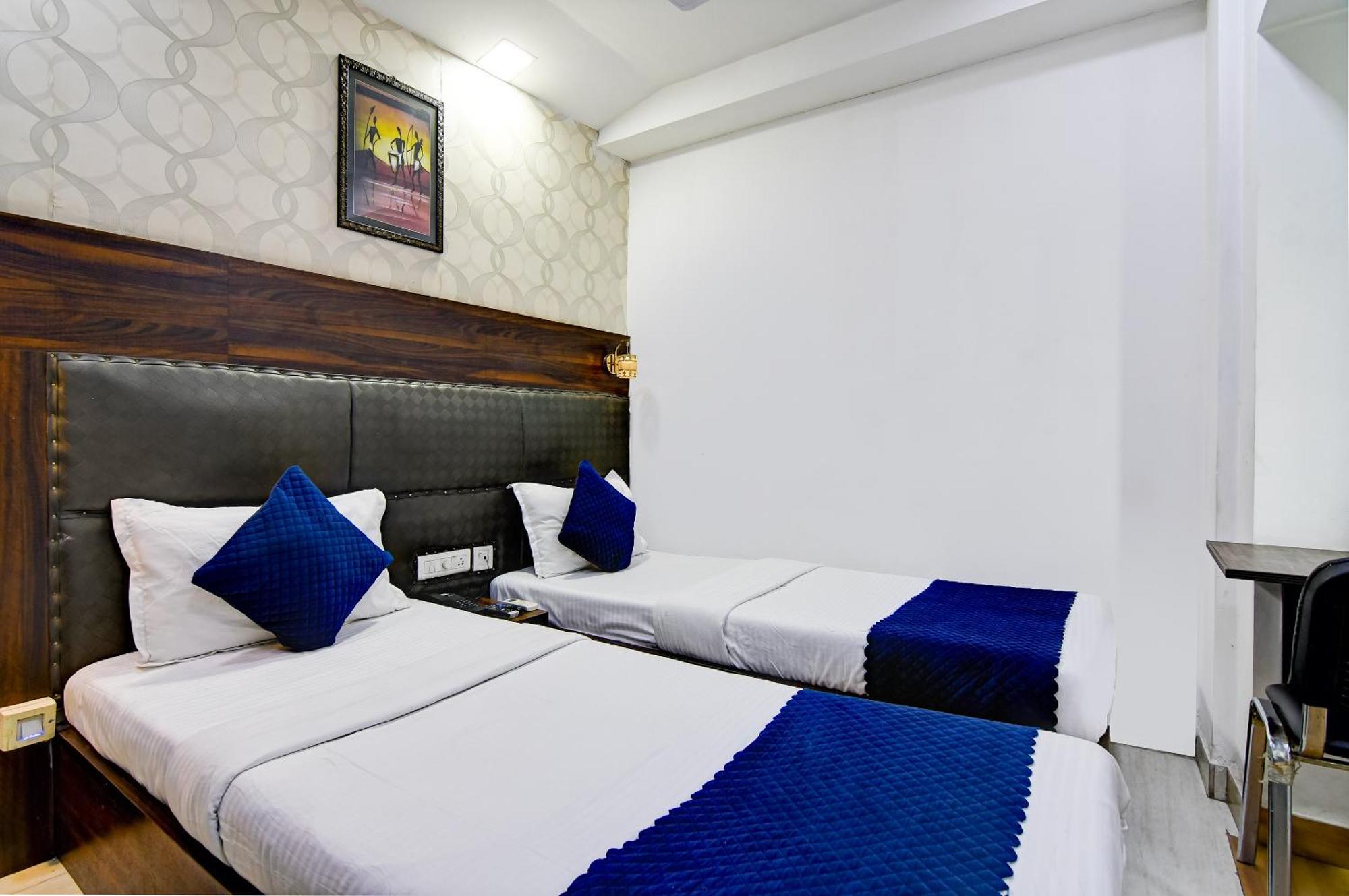 Hotel Q Inn Calcutta Buitenkant foto