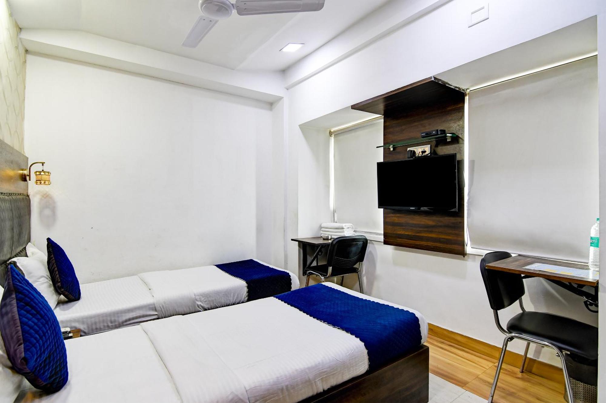Hotel Q Inn Calcutta Buitenkant foto