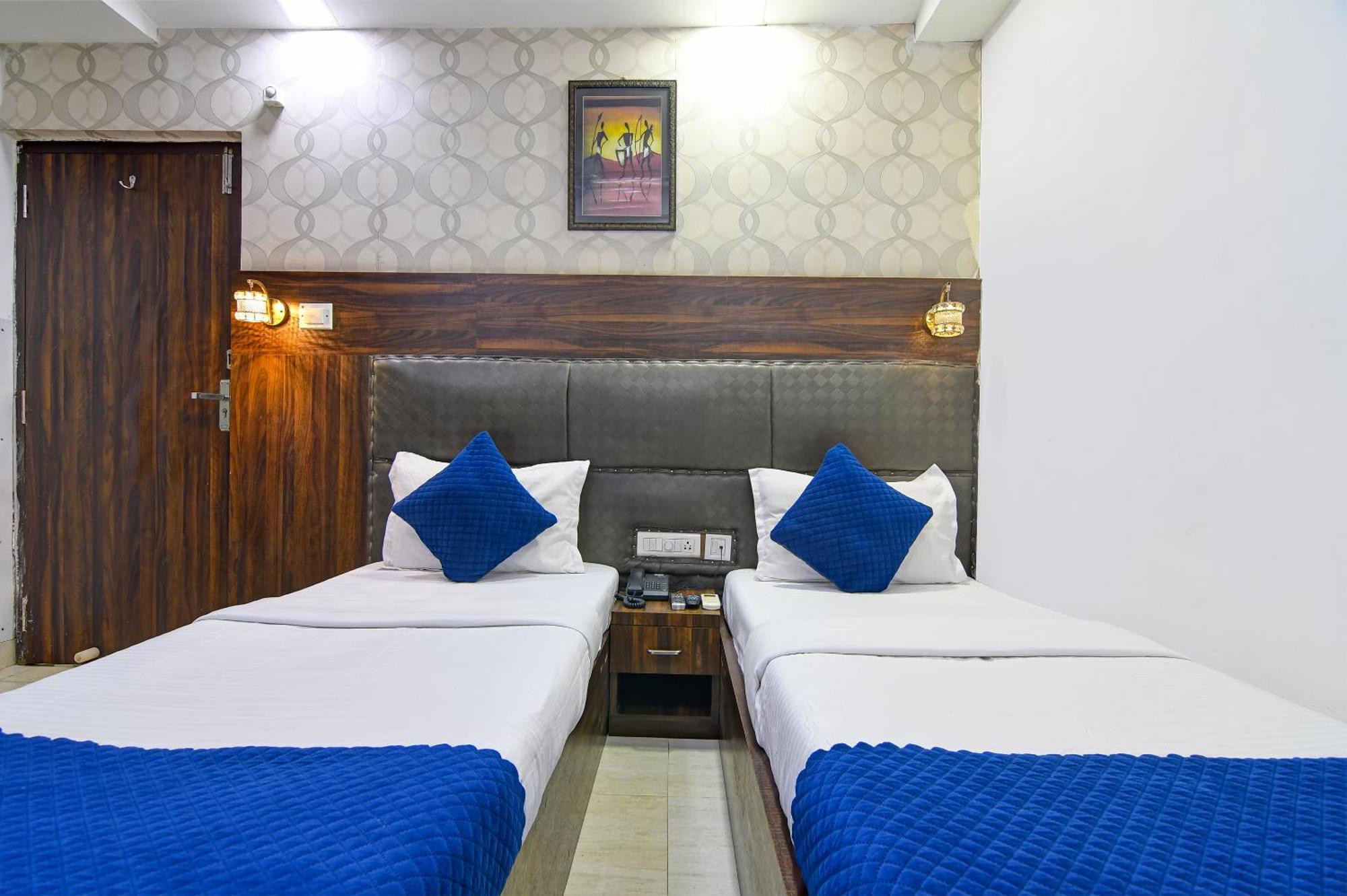 Hotel Q Inn Calcutta Buitenkant foto